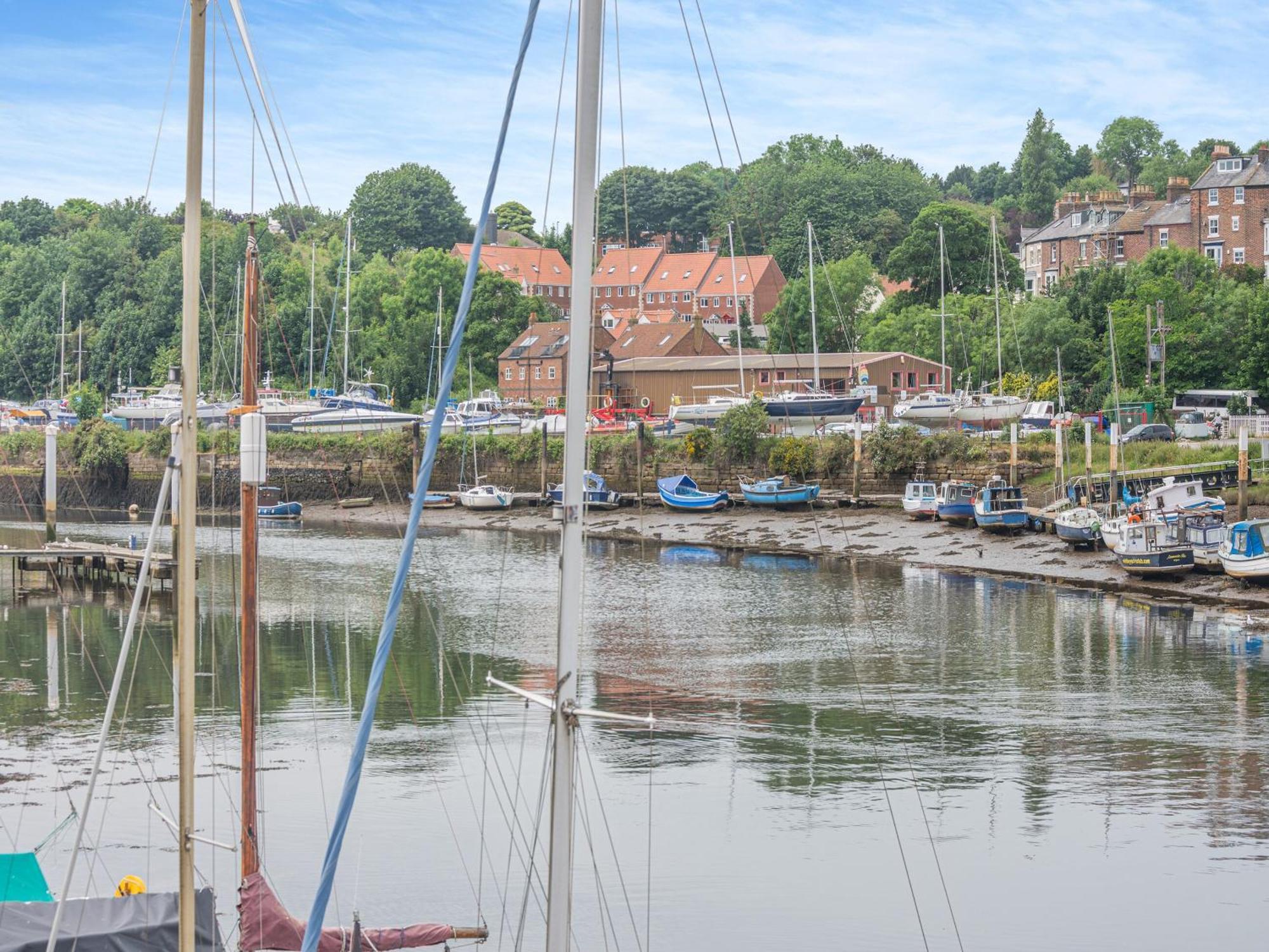 Island In The Stream Whitby